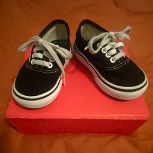 Toddler Vans tennis shoe Size 6